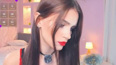 Snapshot of synne_glows chatting on 11-17-25, 07:41 Eva online show from 11-17-25, 07:41