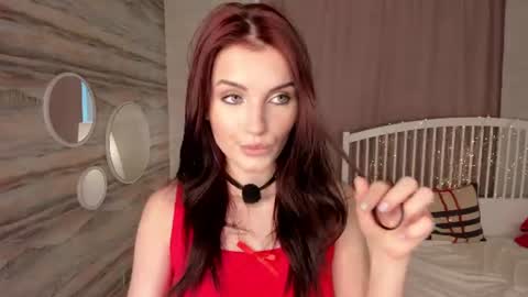 Snapshot of synne_glows chatting on 06-11-26, 07:17 Eva online show from 06-11-26, 07:17