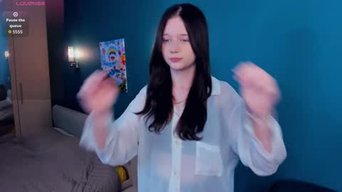 Snapshot of synnovebelch chatting on 10-02-25, 04:19 Emily online show from 10-02-25, 04:19