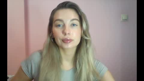 Snapshot of syrami chatting on 06-08-26, 05:35 syrami online show from 06-08-26, 05:35