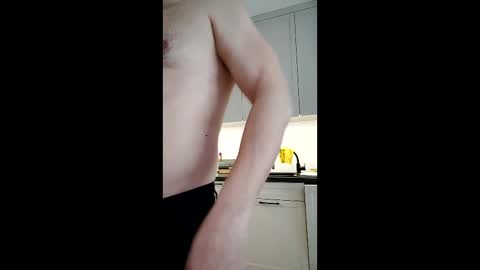 Snapshot of szybystek chatting on 03-04-26, 07:36 black sofa online show from 03-04-26, 07:36