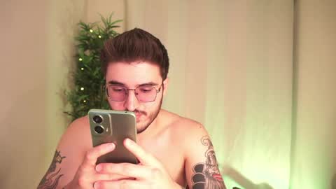 Snapshot of t0ny_wylie chatting on 05-20-26, 11:55 t0ny_wylie online show from 05-20-26, 11:55