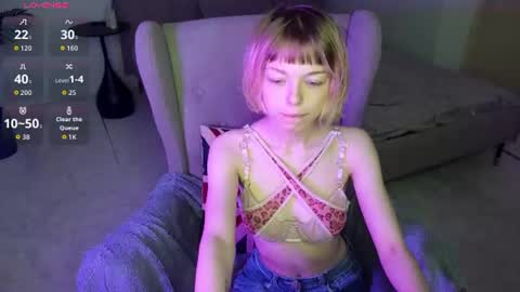 Snapshot of t1nker_bell chatting on 06-09-26, 01:28 Alice online show from 06-09-26, 01:28