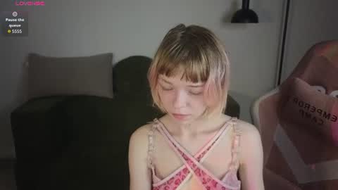 Snapshot of t1nker_bell chatting on 06-11-26, 08:56 Alice online show from 06-11-26, 08:56