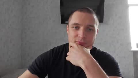 Snapshot of t30t chatting on 10-31-25, 08:15 Den online show from 10-31-25, 08:15