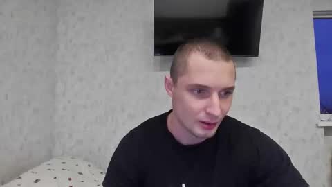 Snapshot of t30t chatting on 11-25-25, 02:17 Den online show from 11-25-25, 02:17