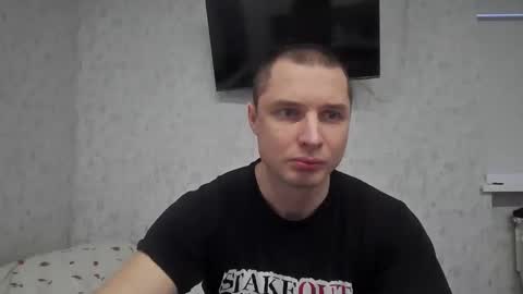 Snapshot of t30t chatting on 12-23-25, 05:49 Den online show from 12-23-25, 05:49