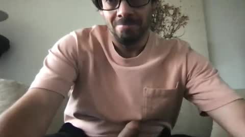 Snapshot of t_fuenzalida chatting on 12-14-25, 05:18 t_fuenzalida online show from 12-14-25, 05:18