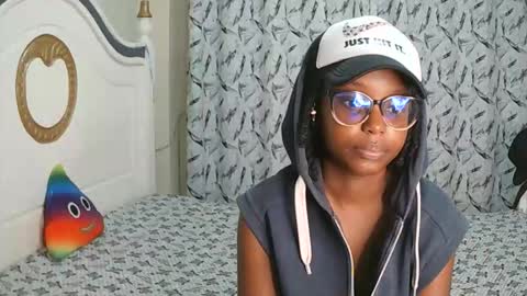 Snapshot of t_okyo chatting on 01-10-26, 02:13 TOKYO online show from 01-10-26, 02:13