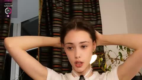 Snapshot of t_tragedienne chatting on 10-27-25, 01:37 Heeey im Helena3 -- fav555100333 -- pvts only premium and after my public show 3 online show from 10-27-25, 01:37