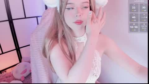 Snapshot of ta_miau chatting on 09-11-25, 09:04 Nice to meet you I am Mia3 online show from 09-11-25, 09:04