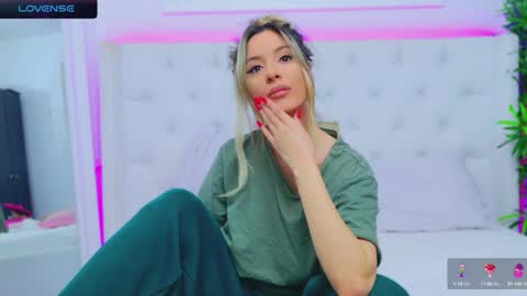 Arianna online show from 12-23-24, 07:41