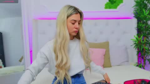 Arianna online show from 12-30-24, 01:36