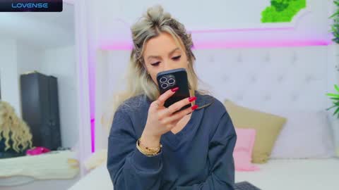 Arianna online show from 01-04-25, 01:10