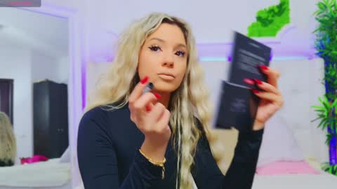 Arianna online show from 01-07-25, 01:14