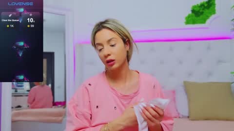 Arianna online show from 01-13-25, 01:17