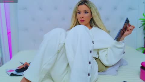 Arianna online show from 01-21-25, 04:05