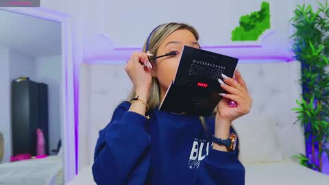 Arianna online show from 01-30-25, 01:10