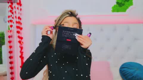 Arianna online show from 02-07-25, 01:32