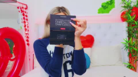 Arianna online show from 02-14-25, 01:40