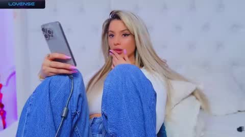 Arianna online show from 02-18-25, 07:41