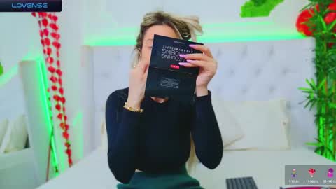 Arianna online show from 02-19-25, 01:50