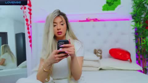 Arianna online show from 02-24-25, 01:10