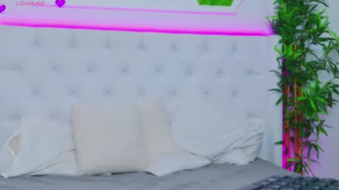 Arianna online show from 03-12-25, 01:51