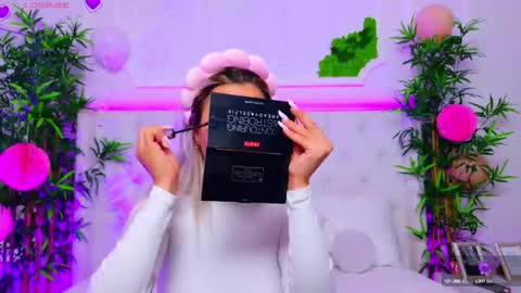 Arianna online show from 09-17-25, 12:18