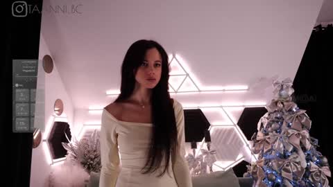 Snapshot of taanni_bc chatting on 01-25-25, 09:35 TAANNI online show from 01-25-25, 09:35