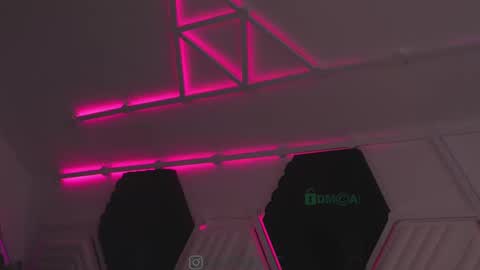 Snapshot of taanni_bc chatting on 03-02-25, 01:58 TAANNI online show from 03-02-25, 01:58