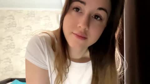 Snapshot of tabathasperanza chatting on 05-19-26, 09:04 Nika online show from 05-19-26, 09:04