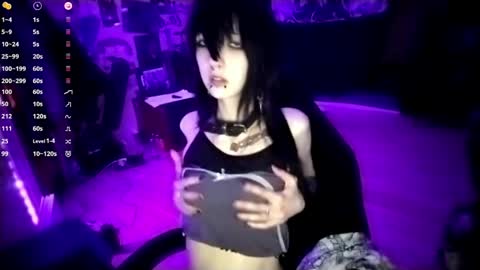 Lina online show from 04-15-26, 07:58