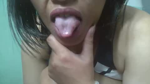 Snapshot of tahiniah chatting on 10-26-25, 06:19 tahiniah online show from 10-26-25, 06:19