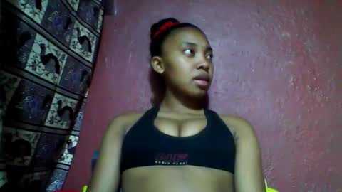 Snapshot of tahiriniah chatting on 03-07-25, 11:29 tahiriniah online show from 03-07-25, 11:29