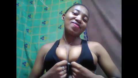 Snapshot of tahiriniah chatting on 03-08-25, 06:05 tahiriniah online show from 03-08-25, 06:05