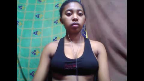 Snapshot of tahiriniah chatting on 03-09-25, 06:17 tahiriniah online show from 03-09-25, 06:17