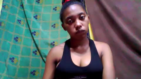 Snapshot of tahiriniah chatting on 03-11-25, 04:18 tahiriniah online show from 03-11-25, 04:18