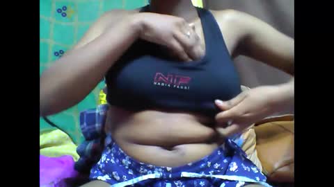 Snapshot of tahiriniah chatting on 03-12-25, 03:18 tahiriniah online show from 03-12-25, 03:18