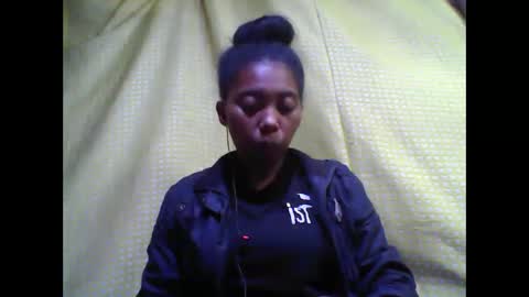 Snapshot of tahiriniah chatting on 09-13-25, 08:25 tahiriniah online show from 09-13-25, 08:25
