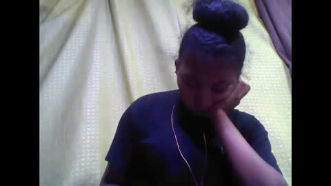 Snapshot of tahiriniah chatting on 09-17-25, 07:15 tahiriniah online show from 09-17-25, 07:15