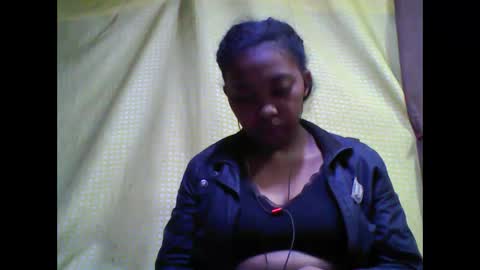 Snapshot of tahiriniah chatting on 09-25-25, 04:05 tahiriniah online show from 09-25-25, 04:05