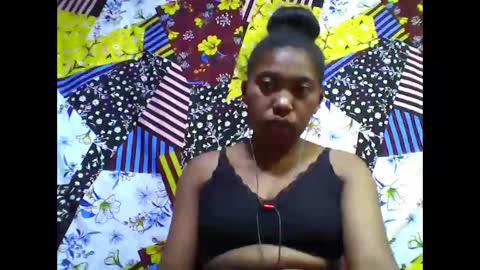 Snapshot of tahiriniah chatting on 10-10-25, 08:30 tahiriniah online show from 10-10-25, 08:30