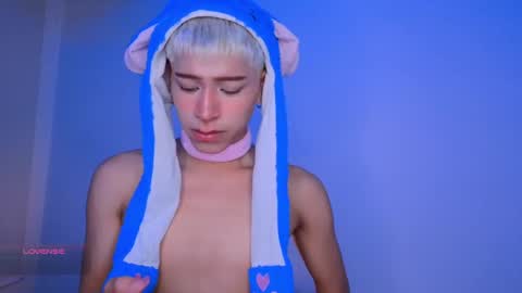 Snapshot of taichi_bluy chatting on 09-12-25, 08:36 taichi online show from 09-12-25, 08:36