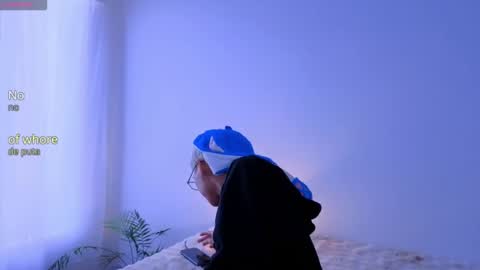 Snapshot of taichi_bluy chatting on 09-19-25, 05:35 taichi online show from 09-19-25, 05:35