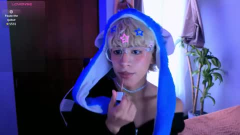 Snapshot of taichi_bluy chatting on 11-28-25, 06:21 taichi online show from 11-28-25, 06:21