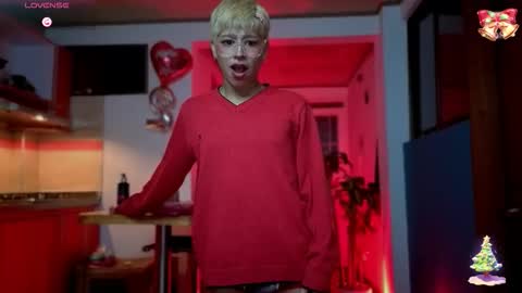 Snapshot of taichi_bluy chatting on 12-23-25, 06:55 taichi online show from 12-23-25, 06:55