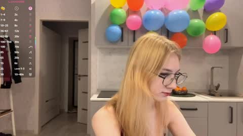 Tessa online show from 04-05-26, 12:24