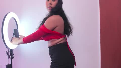 Snapshot of taira_bms chatting on 10-27-25, 03:43 Samantha online show from 10-27-25, 03:43