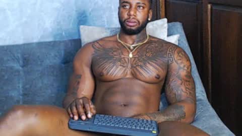 Tairon Tucke online show from 12-26-24, 02:33